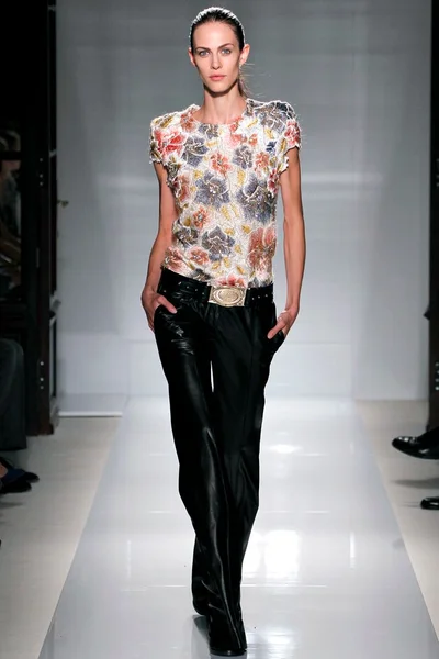 Look 15